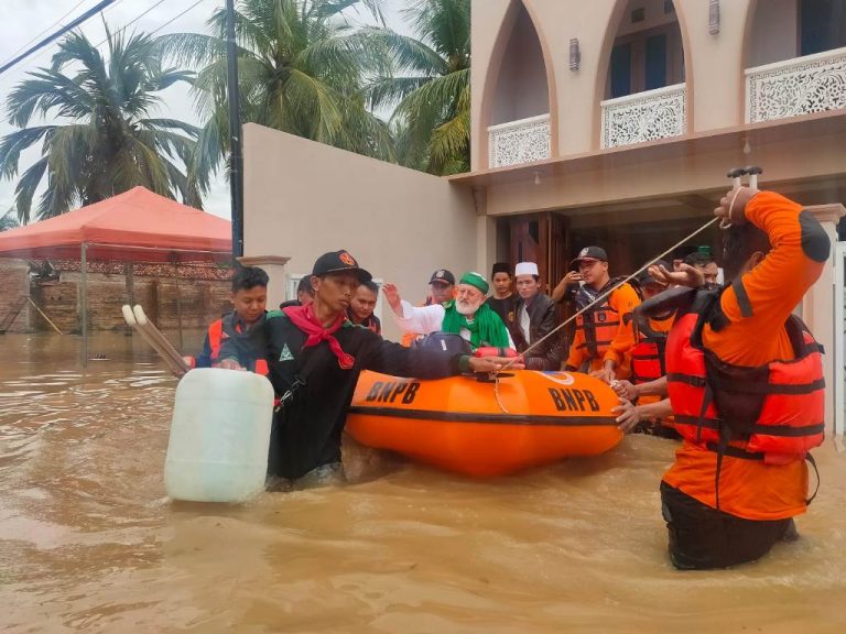 Langganan Banjir di Pondok Pesantren Al-Kahfi Menyentuh Hati